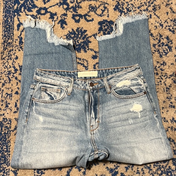 The Best Frayed Cuff Mom Jeans✨ by HIDDEN Jeans (Buckle) - Picture 4 of 9